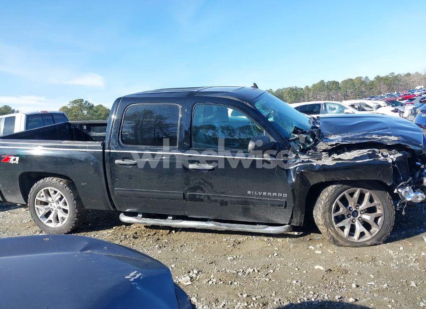 Photo 13 of 2011 Chevrolet Silverado 1500 LT (VIN 3GCPKSE34BG326812)