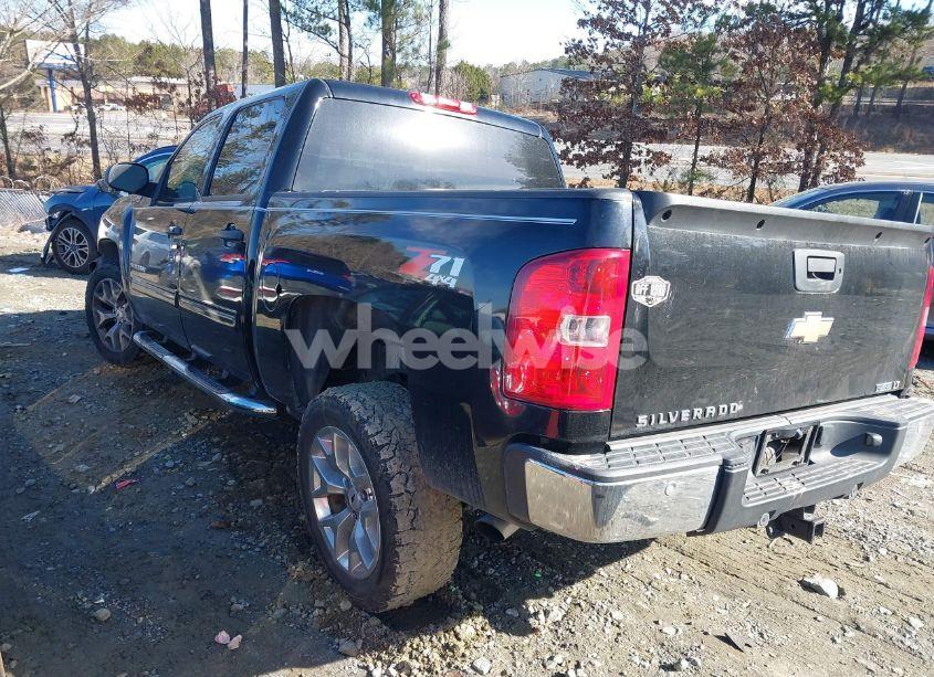 Photo 3 of 2011 Chevrolet Silverado 1500 LT (VIN 3GCPKSE34BG326812)