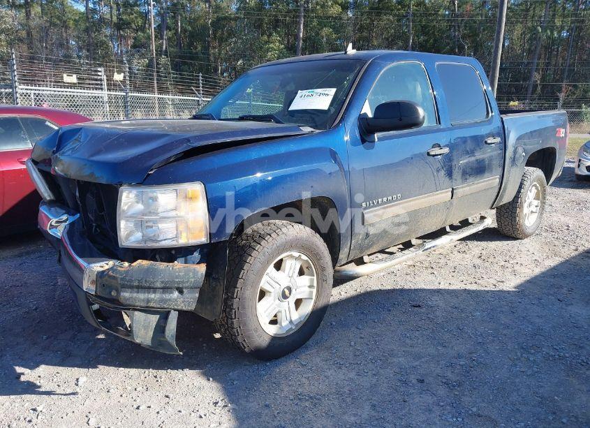 Photo 2 of 2011 Chevrolet Silverado 1500 LT (VIN 3GCPKSE34BG335302)