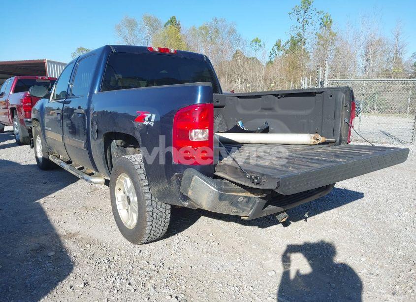 Photo 3 of 2011 Chevrolet Silverado 1500 LT (VIN 3GCPKSE34BG335302)