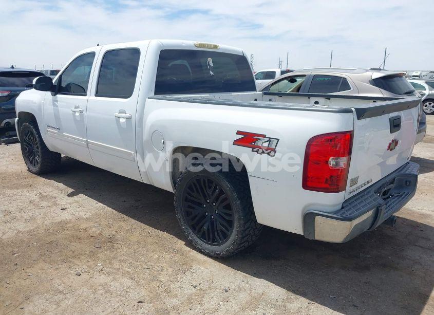 Photo 3 of 2011 Chevrolet Silverado 1500 LT (VIN 3GCPKSE34BG367036)