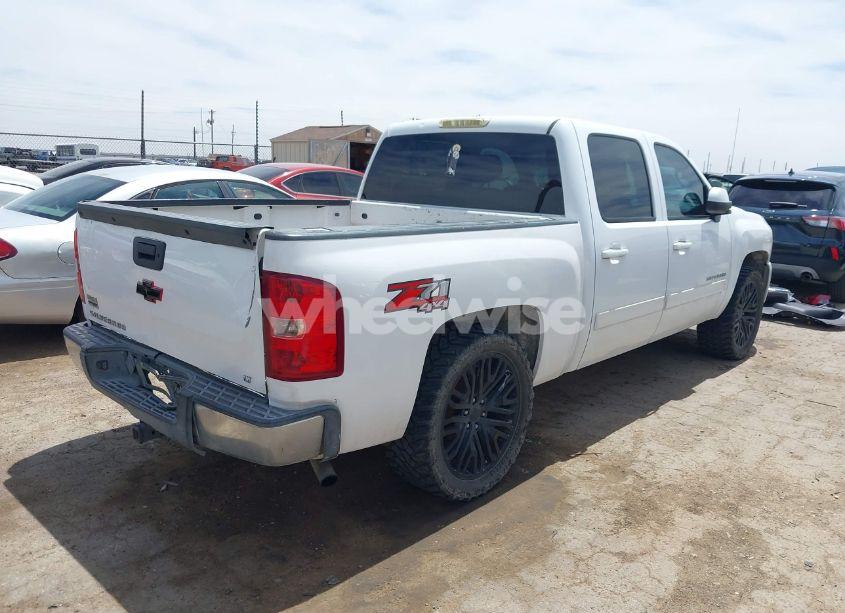 Photo 4 of 2011 Chevrolet Silverado 1500 LT (VIN 3GCPKSE34BG367036)