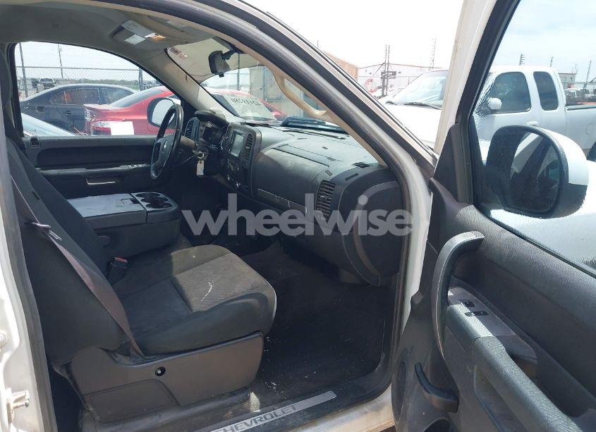 Photo 5 of 2011 Chevrolet Silverado 1500 LT (VIN 3GCPKSE34BG367036)