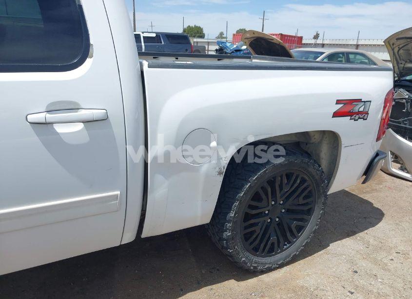 Photo 6 of 2011 Chevrolet Silverado 1500 LT (VIN 3GCPKSE34BG367036)