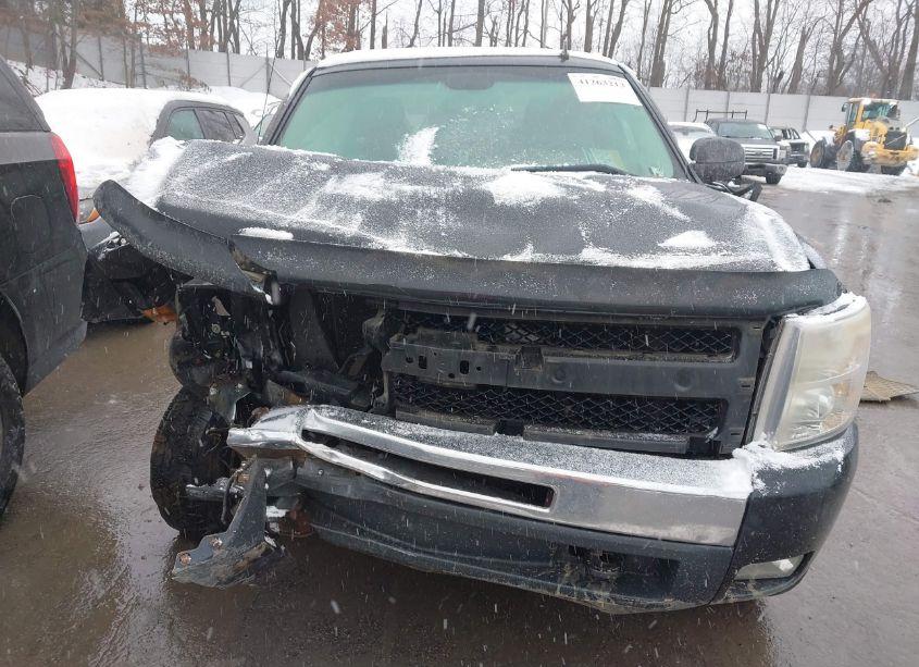 Photo 12 of 2011 Chevrolet Silverado 1500 LT (VIN 3GCPKSE35BG127767)