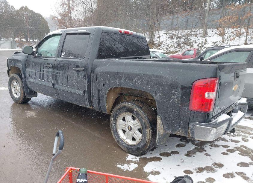 Photo 3 of 2011 Chevrolet Silverado 1500 LT (VIN 3GCPKSE35BG127767)