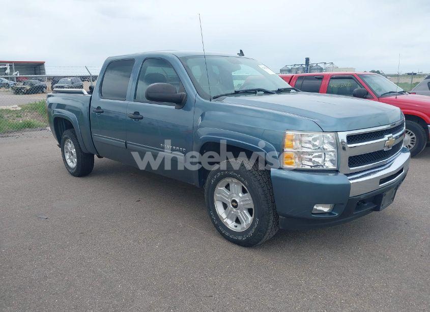 2011 Chevrolet Silverado 1500 LT (VIN 3GCPKSE35BG198449) main photo