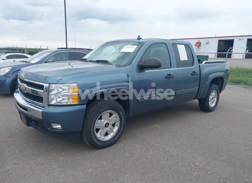 Photo 2 of 2011 Chevrolet Silverado 1500 LT (VIN 3GCPKSE35BG198449)