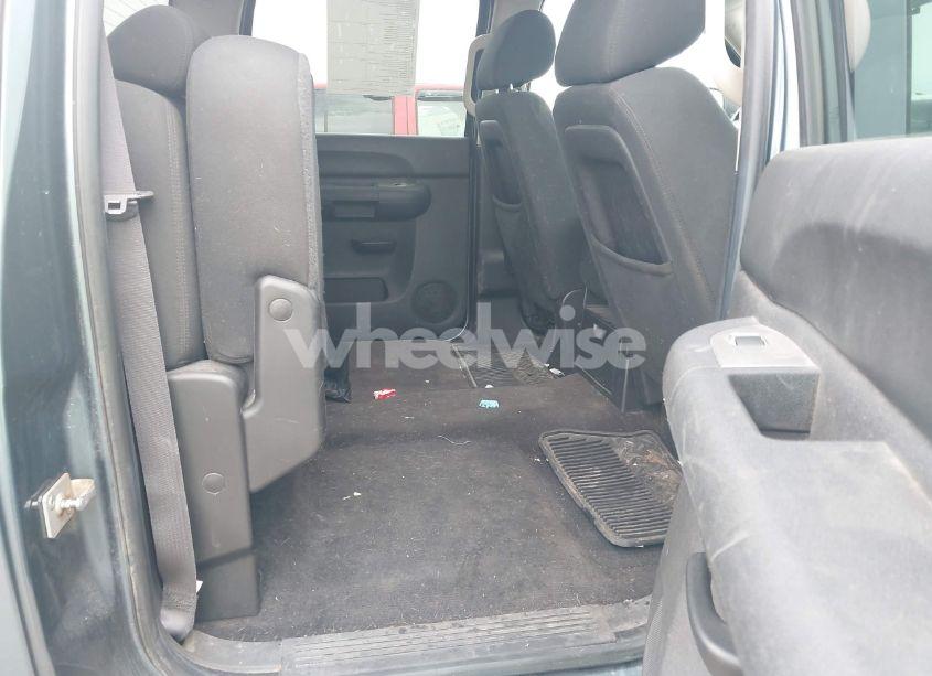 Photo 8 of 2011 Chevrolet Silverado 1500 LT (VIN 3GCPKSE35BG198449)