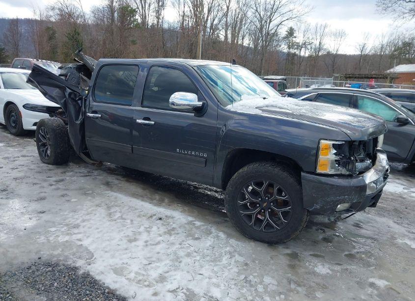 2011 Chevrolet Silverado 1500 LT (VIN 3GCPKSE35BG230722) main photo