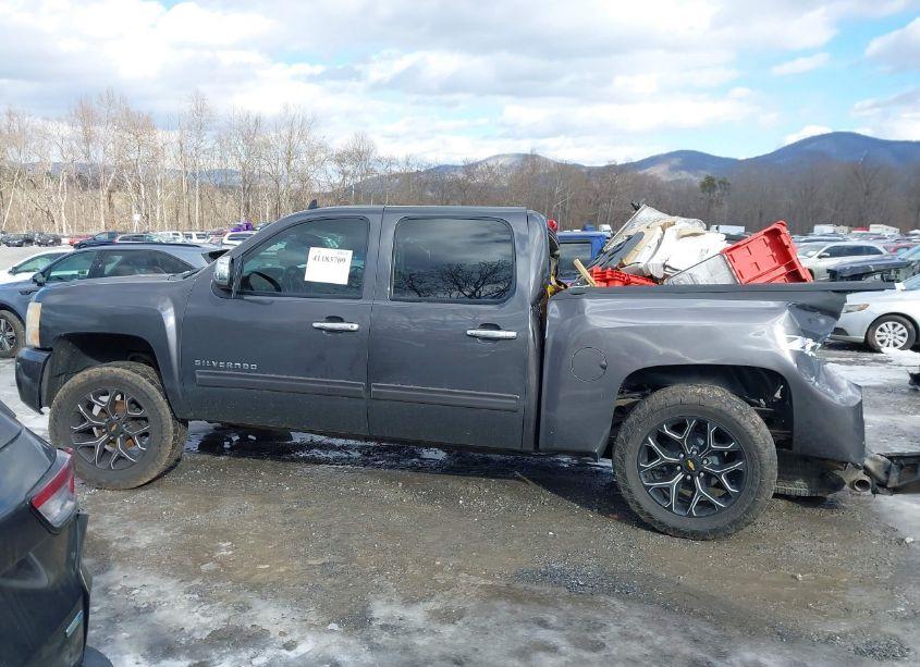 Photo 14 of 2011 Chevrolet Silverado 1500 LT (VIN 3GCPKSE35BG230722)