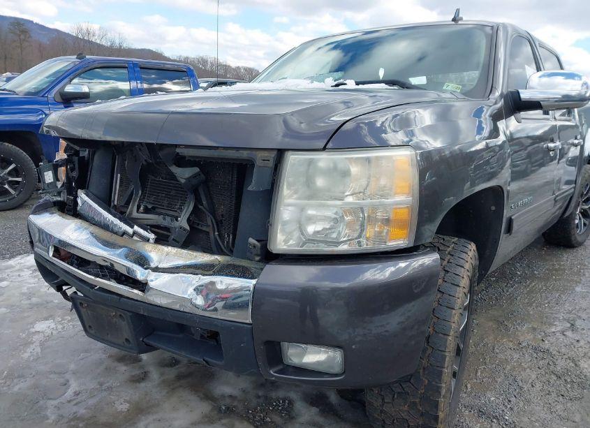 Photo 20 of 2011 Chevrolet Silverado 1500 LT (VIN 3GCPKSE35BG230722)