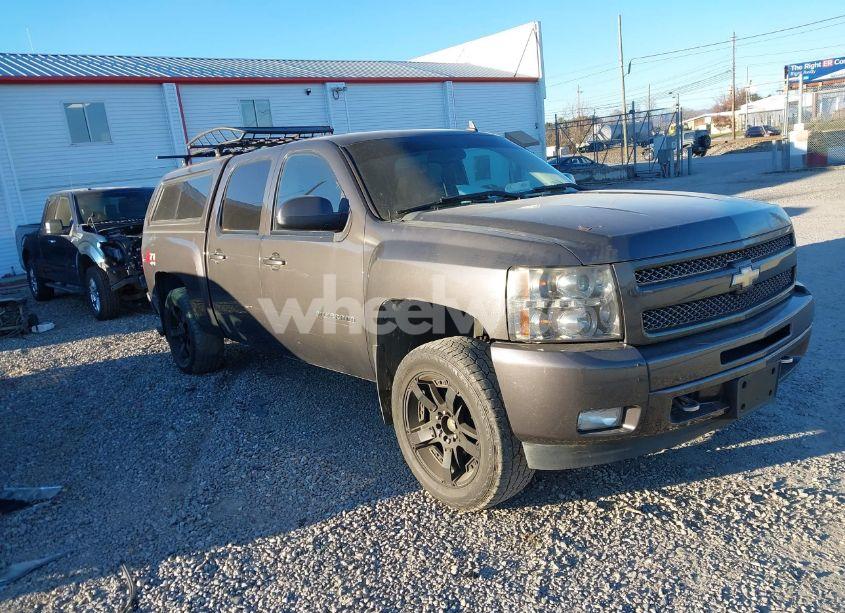 2011 Chevrolet Silverado 1500 LT (VIN 3GCPKSE35BG268659) main photo