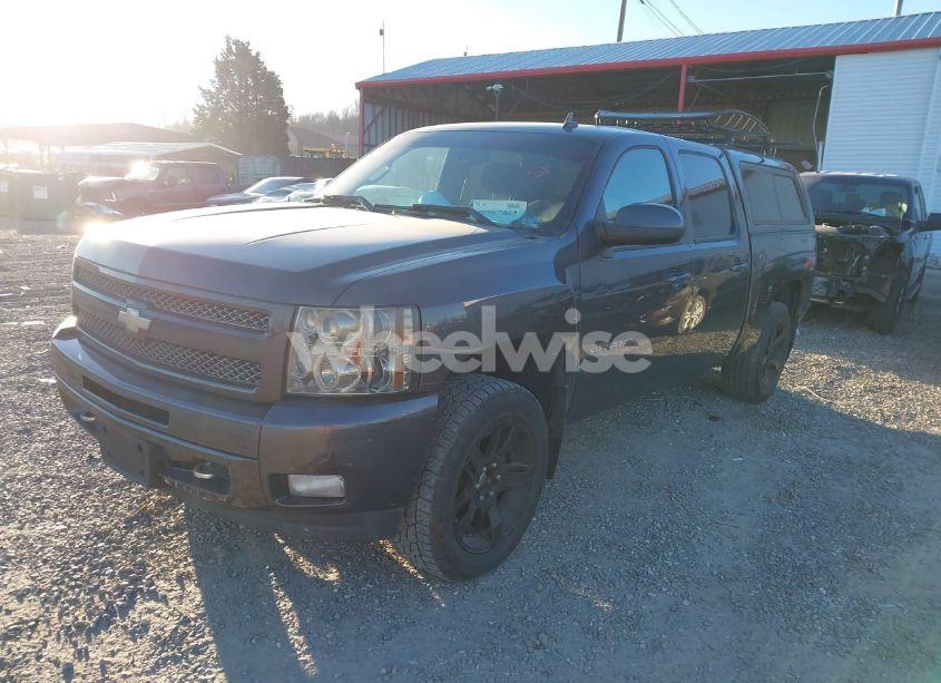 Photo 2 of 2011 Chevrolet Silverado 1500 LT (VIN 3GCPKSE35BG268659)