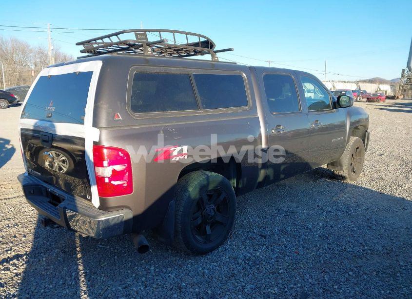 Photo 4 of 2011 Chevrolet Silverado 1500 LT (VIN 3GCPKSE35BG268659)