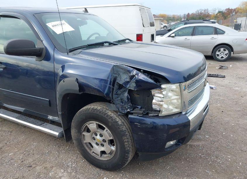 Photo 18 of 2011 Chevrolet Silverado 1500 LT (VIN 3GCPKSE35BG276289)