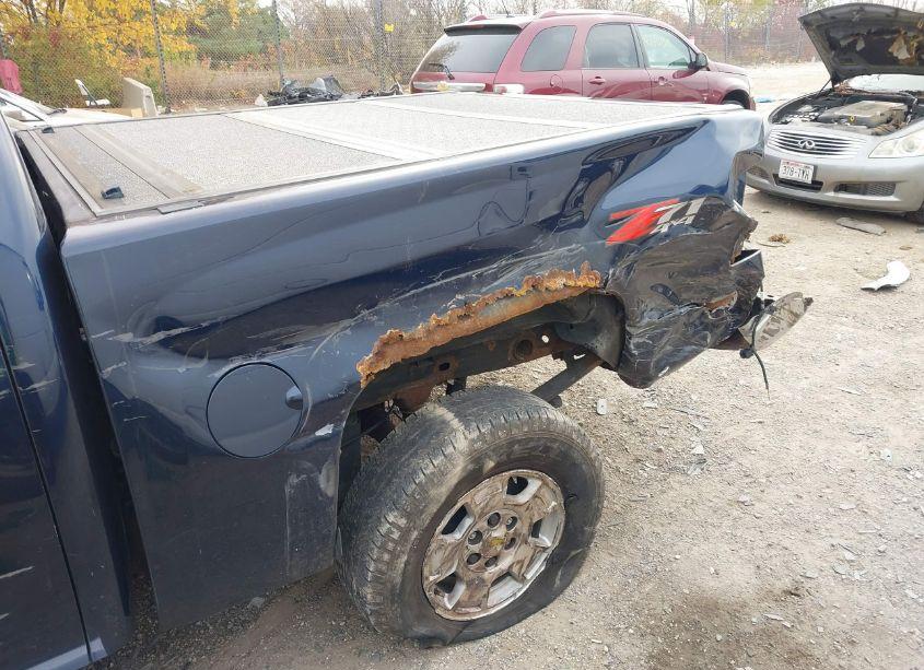 Photo 6 of 2011 Chevrolet Silverado 1500 LT (VIN 3GCPKSE35BG276289)