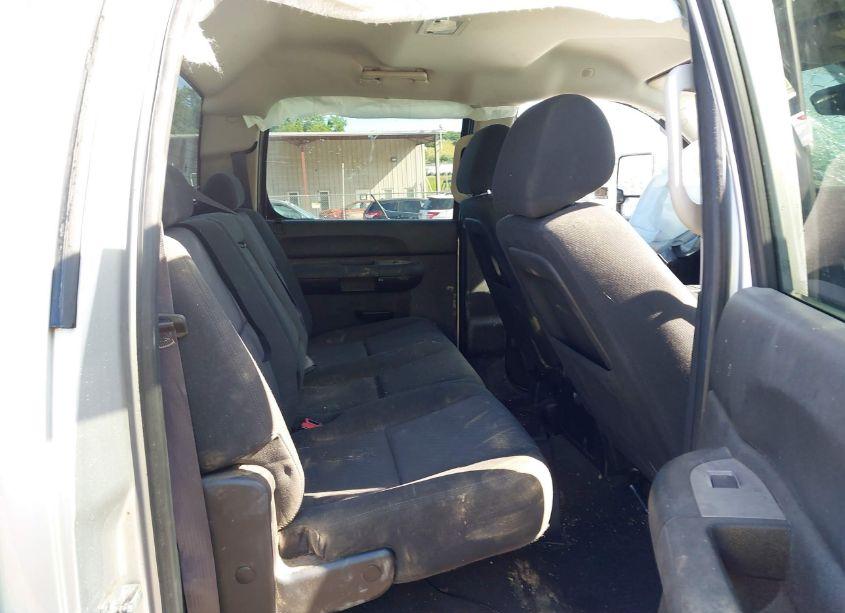 Photo 8 of 2011 Chevrolet Silverado 1500 LT (VIN 3GCPKSE35BG294324)