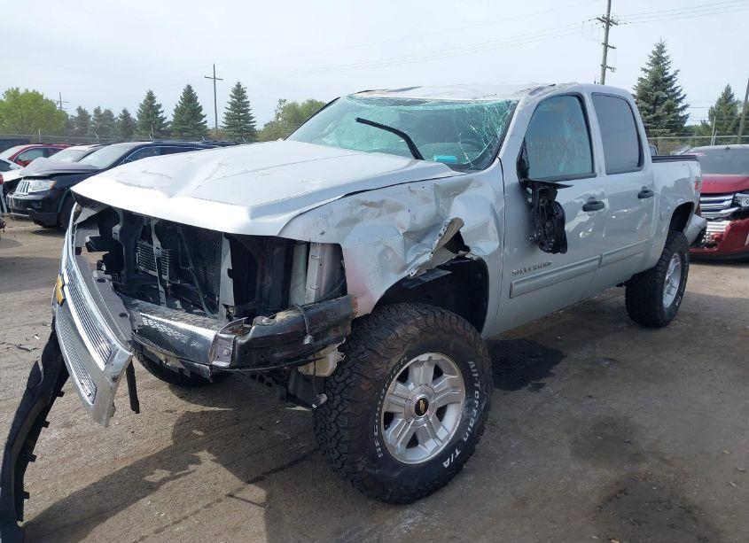 Photo 2 of 2011 Chevrolet Silverado 1500 LT (VIN 3GCPKSE35BG328360)