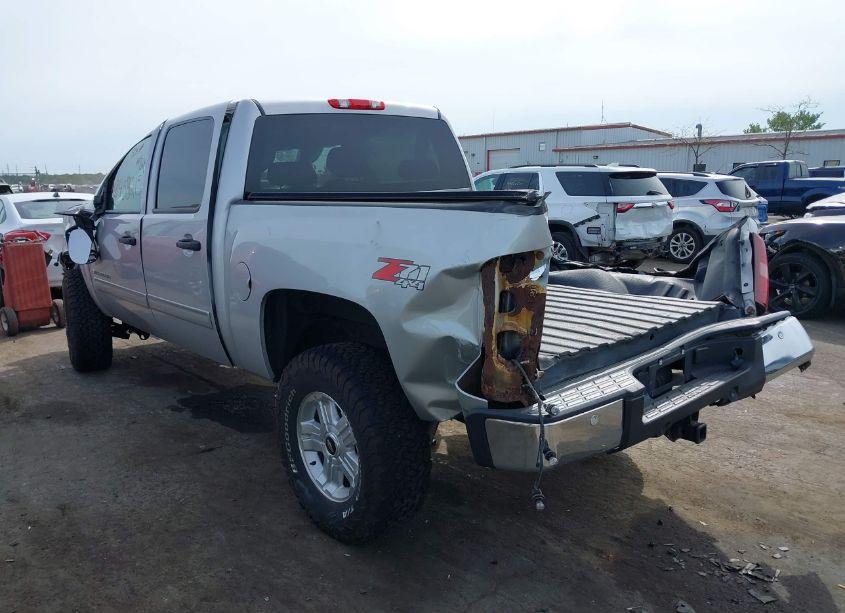 Photo 3 of 2011 Chevrolet Silverado 1500 LT (VIN 3GCPKSE35BG328360)