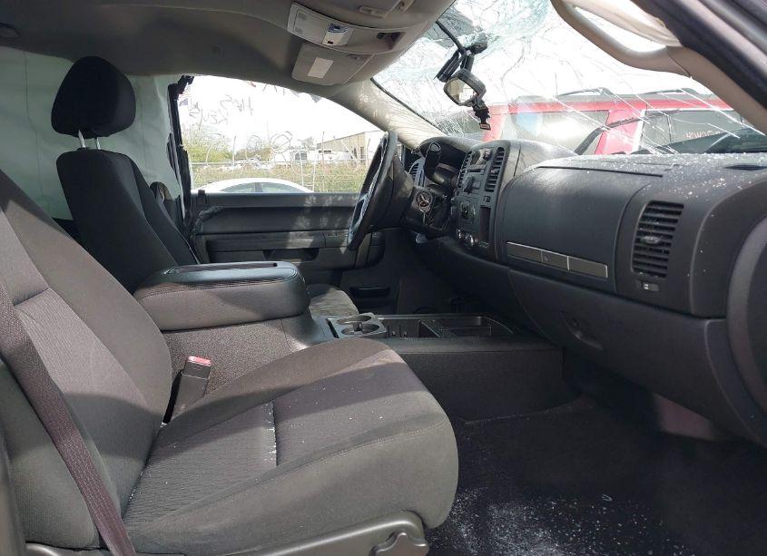 Photo 5 of 2011 Chevrolet Silverado 1500 LT (VIN 3GCPKSE35BG328360)