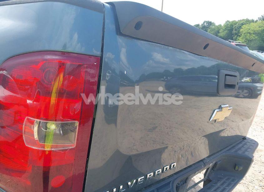 Photo 17 of 2011 Chevrolet Silverado 1500 LT (VIN 3GCPKSE35BG333526)