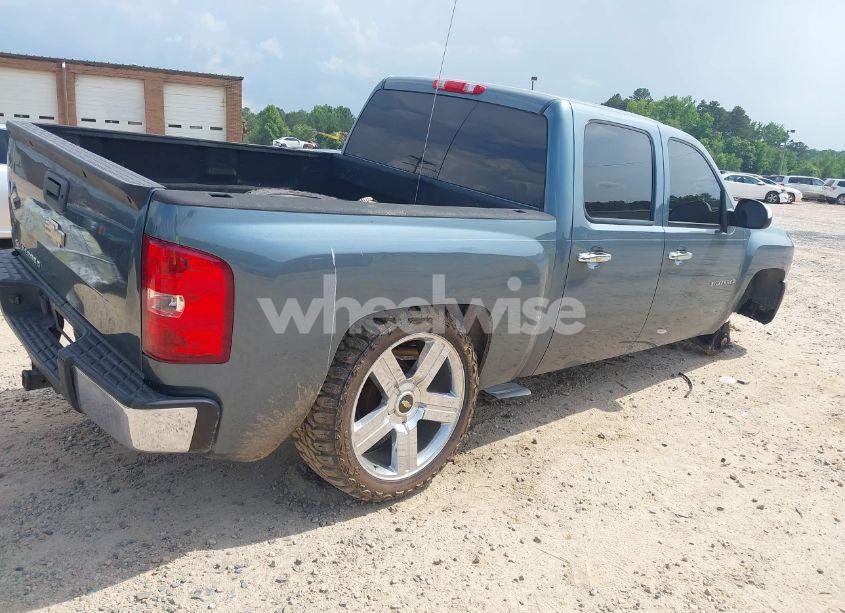 Photo 4 of 2011 Chevrolet Silverado 1500 LT (VIN 3GCPKSE35BG333526)