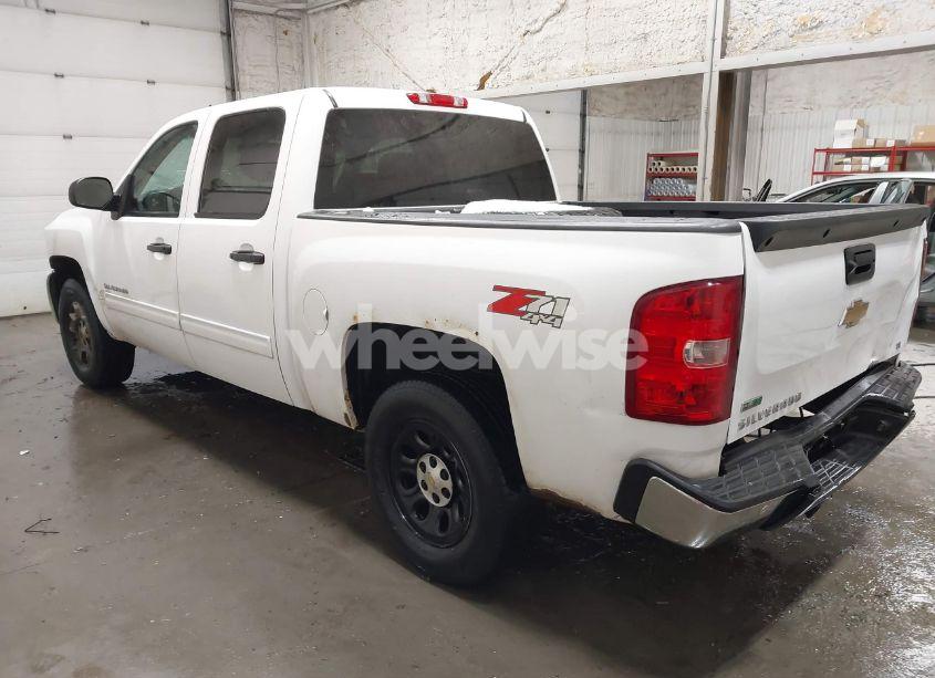 Photo 3 of 2011 Chevrolet Silverado 1500 LT (VIN 3GCPKSE35BG368342)