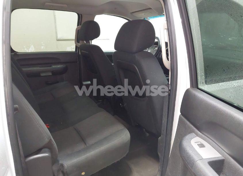 Photo 8 of 2011 Chevrolet Silverado 1500 LT (VIN 3GCPKSE35BG368342)