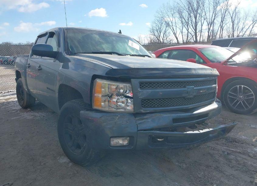 2011 Chevrolet Silverado 1500 LT (VIN 3GCPKSE36BG103607) main photo