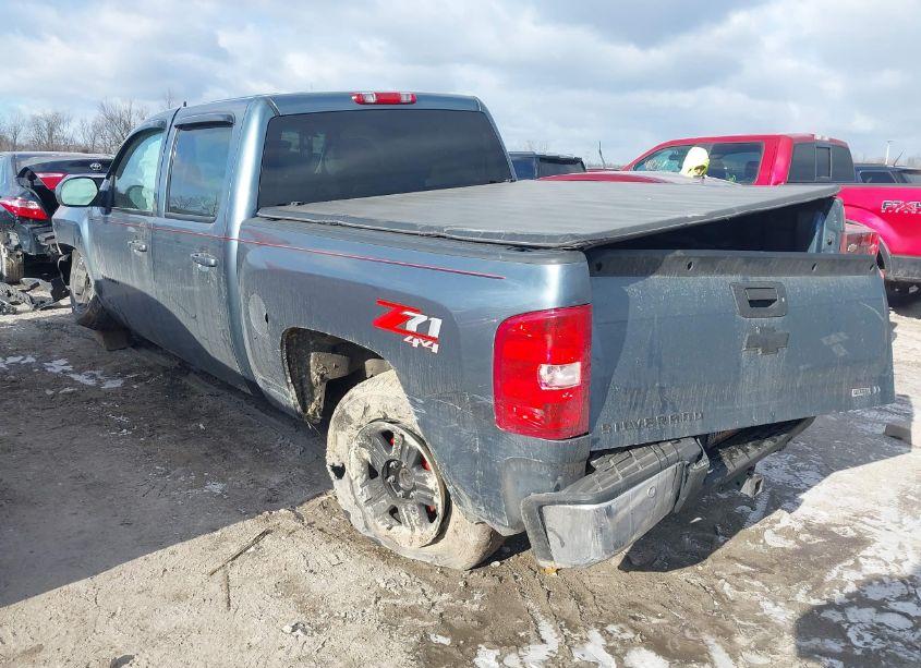 Photo 3 of 2011 Chevrolet Silverado 1500 LT (VIN 3GCPKSE36BG103607)