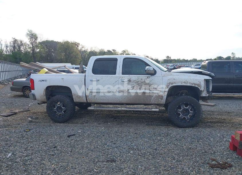 Photo 13 of 2011 Chevrolet Silverado 1500 LT (VIN 3GCPKSE36BG219504)