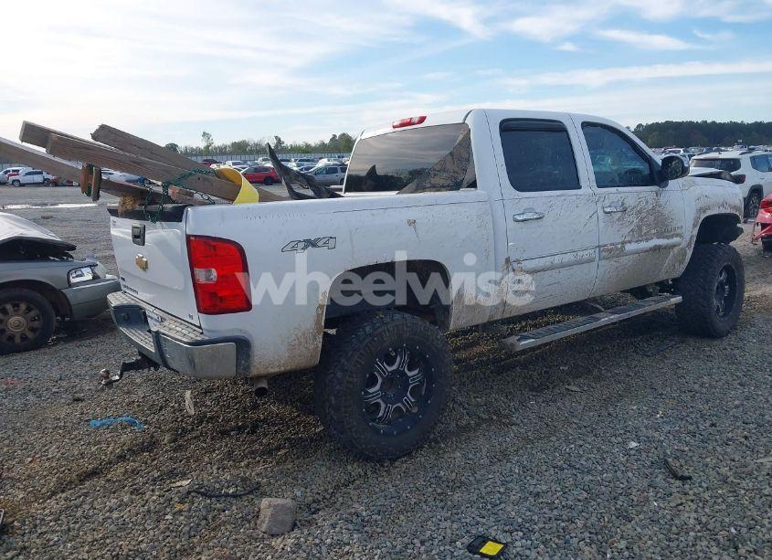 Photo 4 of 2011 Chevrolet Silverado 1500 LT (VIN 3GCPKSE36BG219504)
