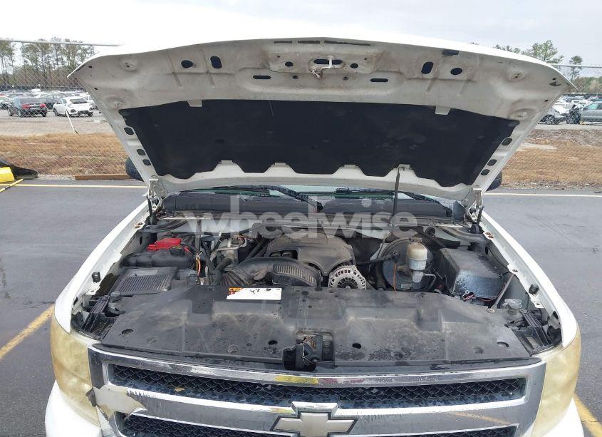Photo 10 of 2011 Chevrolet Silverado 1500 LT (VIN 3GCPKSE36BG262143)