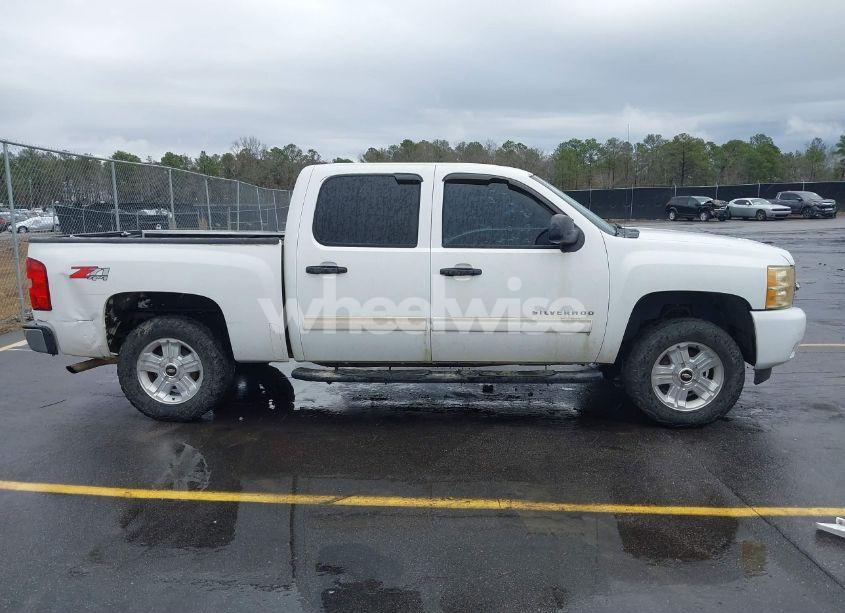 Photo 13 of 2011 Chevrolet Silverado 1500 LT (VIN 3GCPKSE36BG262143)