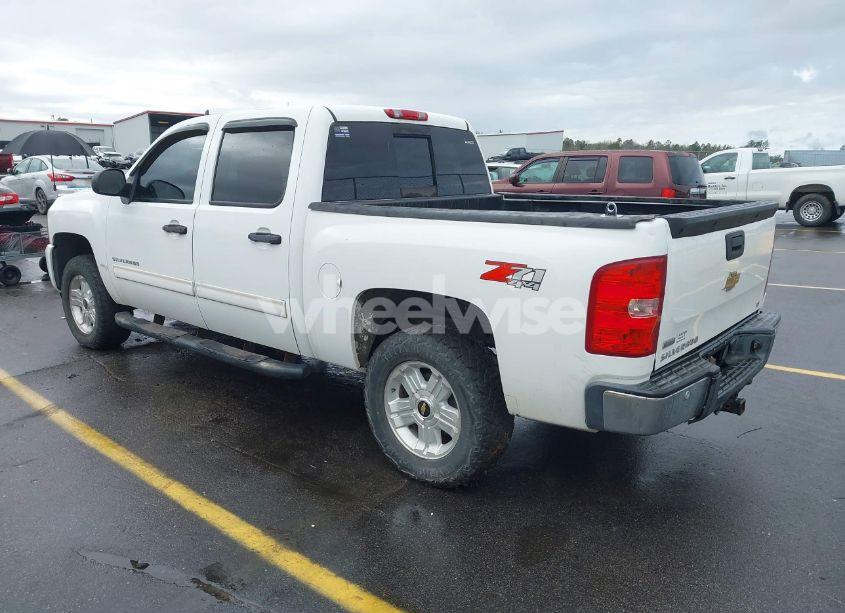 Photo 3 of 2011 Chevrolet Silverado 1500 LT (VIN 3GCPKSE36BG262143)