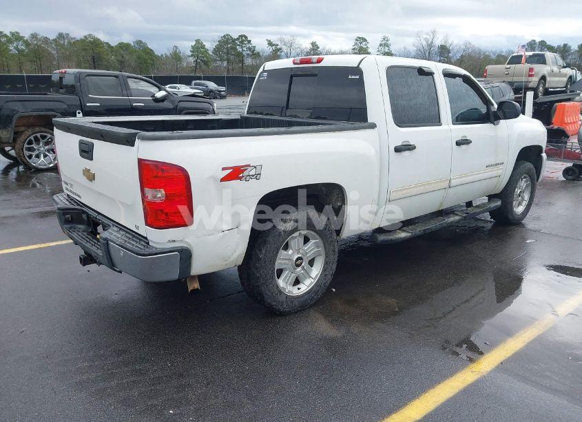 Photo 4 of 2011 Chevrolet Silverado 1500 LT (VIN 3GCPKSE36BG262143)