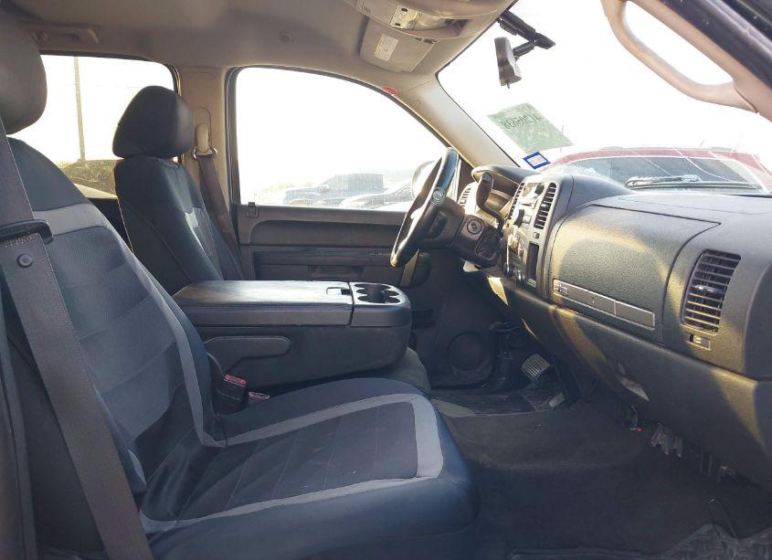 Photo 5 of 2011 Chevrolet Silverado 1500 LT (VIN 3GCPKSE36BG409075)