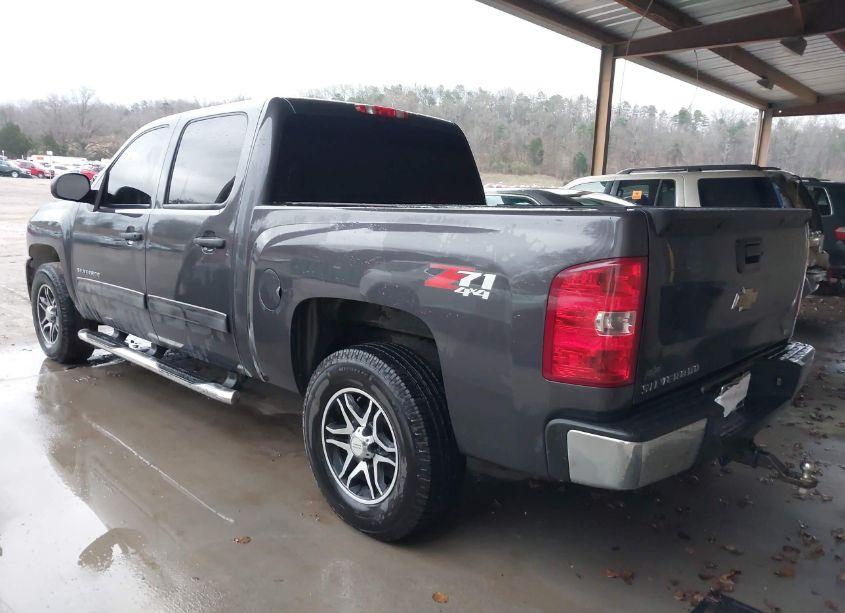 Photo 3 of 2011 Chevrolet Silverado 1500 LT (VIN 3GCPKSE37BG143307)