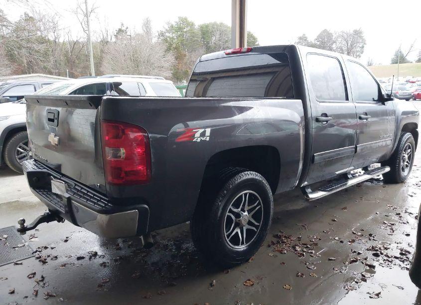Photo 4 of 2011 Chevrolet Silverado 1500 LT (VIN 3GCPKSE37BG143307)
