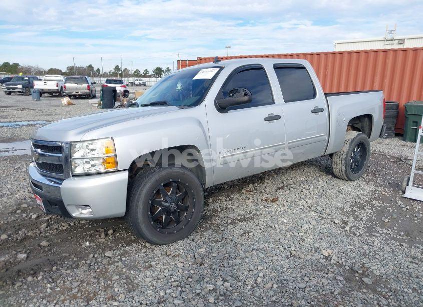 Photo 2 of 2011 Chevrolet Silverado 1500 LT (VIN 3GCPKSE37BG153660)