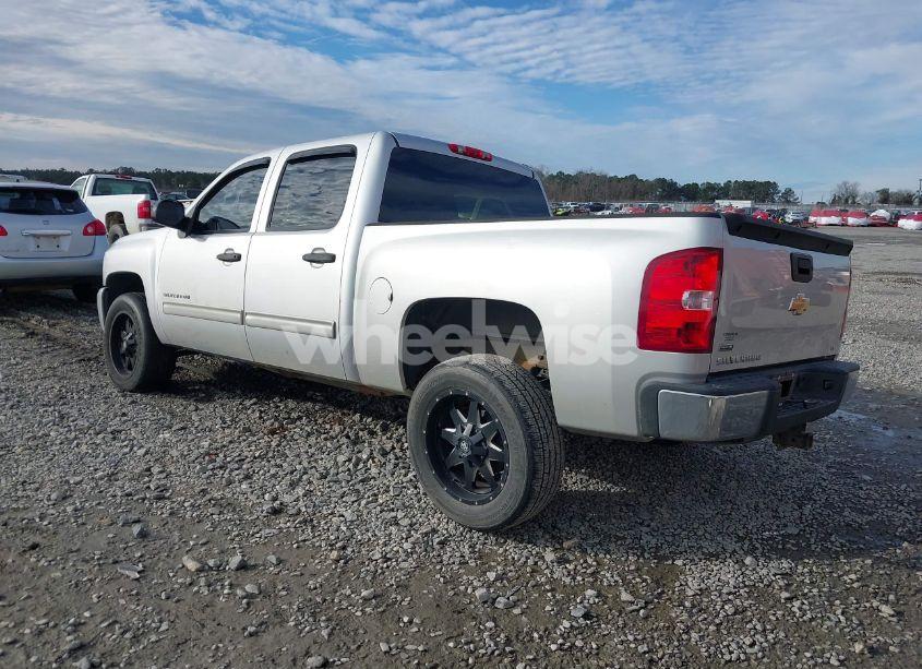 Photo 3 of 2011 Chevrolet Silverado 1500 LT (VIN 3GCPKSE37BG153660)