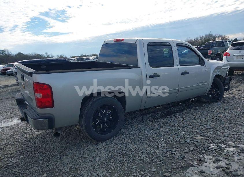 Photo 4 of 2011 Chevrolet Silverado 1500 LT (VIN 3GCPKSE37BG153660)