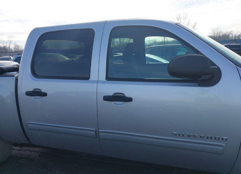 Photo 13 of 2011 Chevrolet Silverado 1500 LT (VIN 3GCPKSE37BG276777)