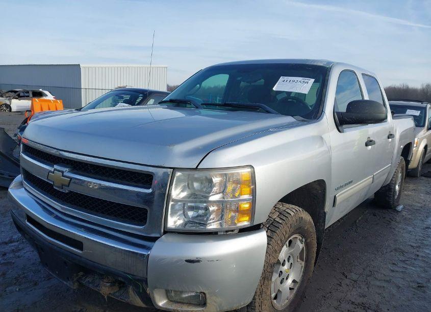 Photo 2 of 2011 Chevrolet Silverado 1500 LT (VIN 3GCPKSE37BG276777)
