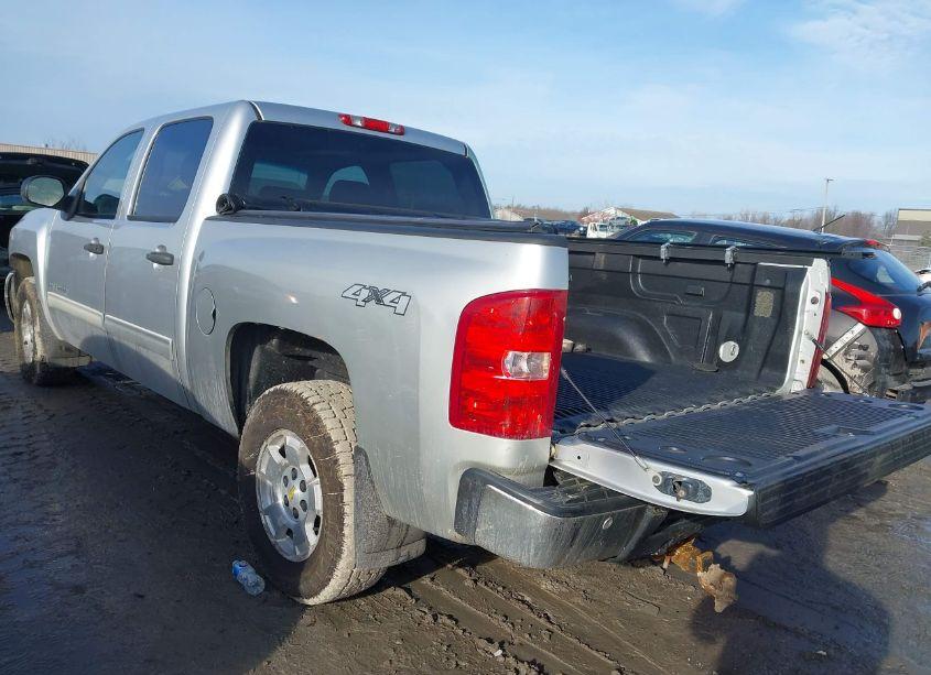 Photo 3 of 2011 Chevrolet Silverado 1500 LT (VIN 3GCPKSE37BG276777)