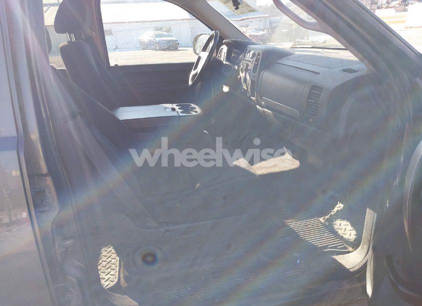 Photo 5 of 2011 Chevrolet Silverado 1500 LT (VIN 3GCPKSE37BG312712)