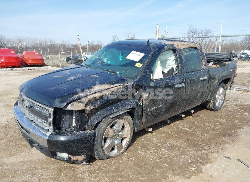 Photo 2 of 2011 Chevrolet Silverado 1500 LT (VIN 3GCPKSE38BG194170)