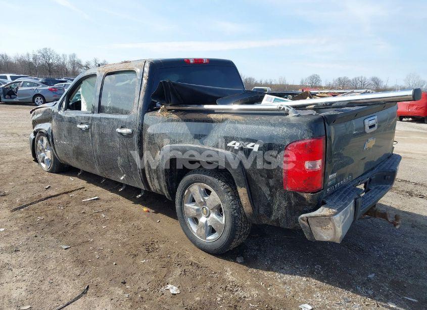 Photo 3 of 2011 Chevrolet Silverado 1500 LT (VIN 3GCPKSE38BG194170)