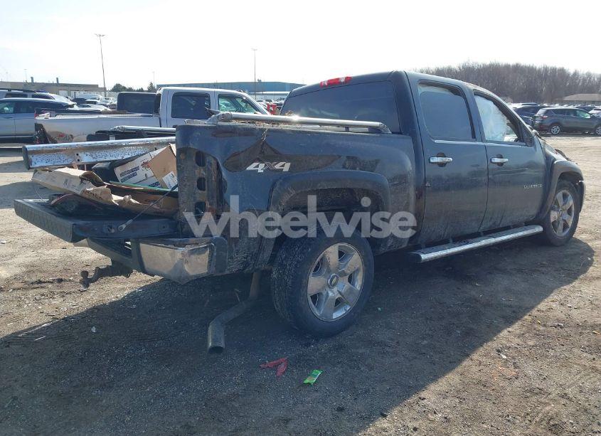 Photo 4 of 2011 Chevrolet Silverado 1500 LT (VIN 3GCPKSE38BG194170)